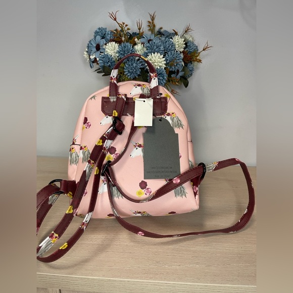 Backpack - Picture 2 of 3